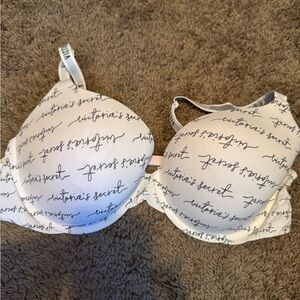 Victoria’s Secret Bra 38D